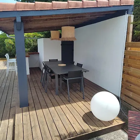 Feriehus Landaise Et Sa Grande Piscine