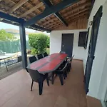 Landaise Et Sa Grande Piscine Biscarrosse