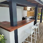 Landaise Et Sa Grande Piscine Biscarrosse
